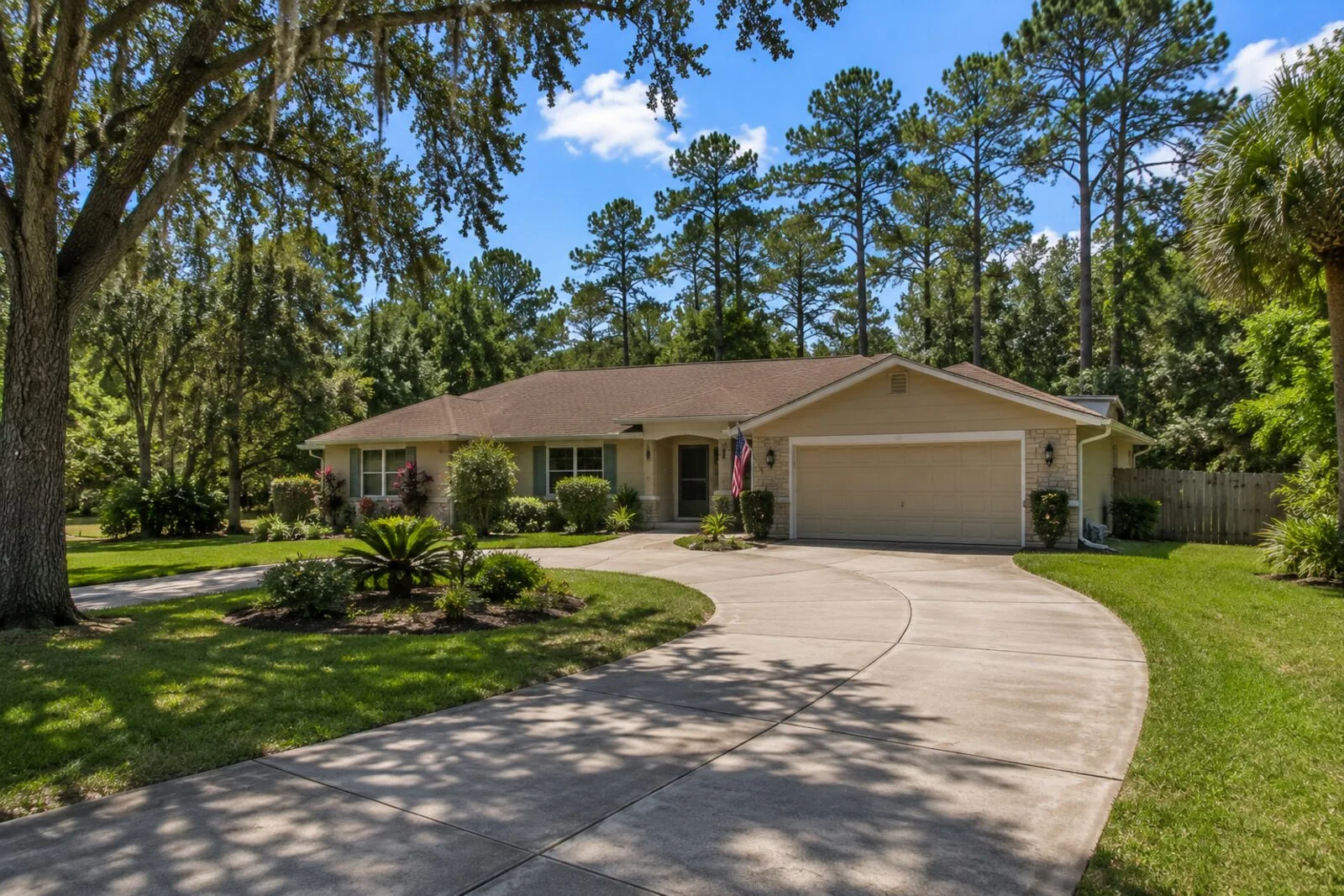 Home and driveway in Beverly Hills FL